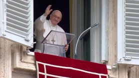 Papa Francisc vrea să se întâlnească cu Vladimir Putin și să-l convingă să pună capăt războiului